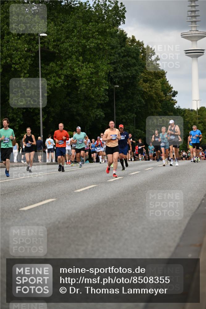 29.06.2025 - hella hamburg halbmarathon Dr. Thomas Lammeyer http://msf.ph/oto/8508355 29.06.2025 10:29:29 Kennedybrücke 1352, 2132, 2249, 2280, 3132, 3343, 4008, 4010, 4111, 4624, 4797, 5138, 5829, 5830, 6261, 8083, 8276, 8962, 9927 meine-sportfotos.de