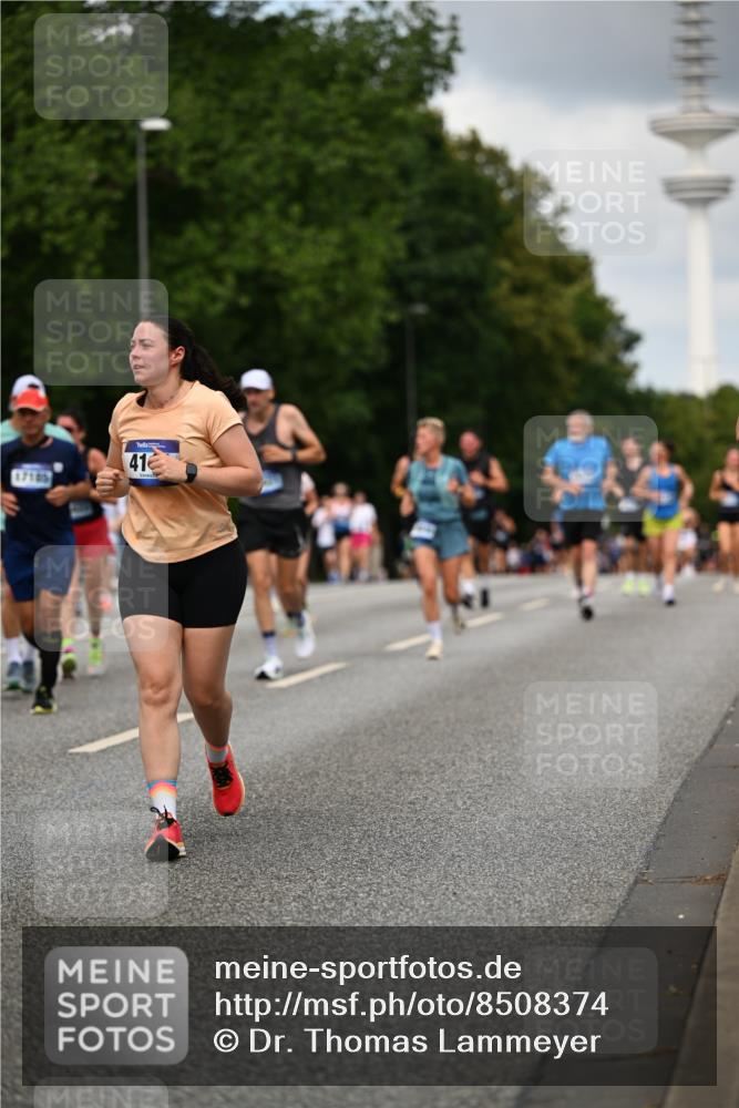 29.06.2025 - hella hamburg halbmarathon Dr. Thomas Lammeyer http://msf.ph/oto/8508374 29.06.2025 10:29:36 Kennedybrücke 1352, 2000, 2249, 3099, 3113, 3132, 4008, 4010, 4111, 4444, 4797, 5814, 6261, 7778, 8083, 8276, 8962, 9927 meine-sportfotos.de