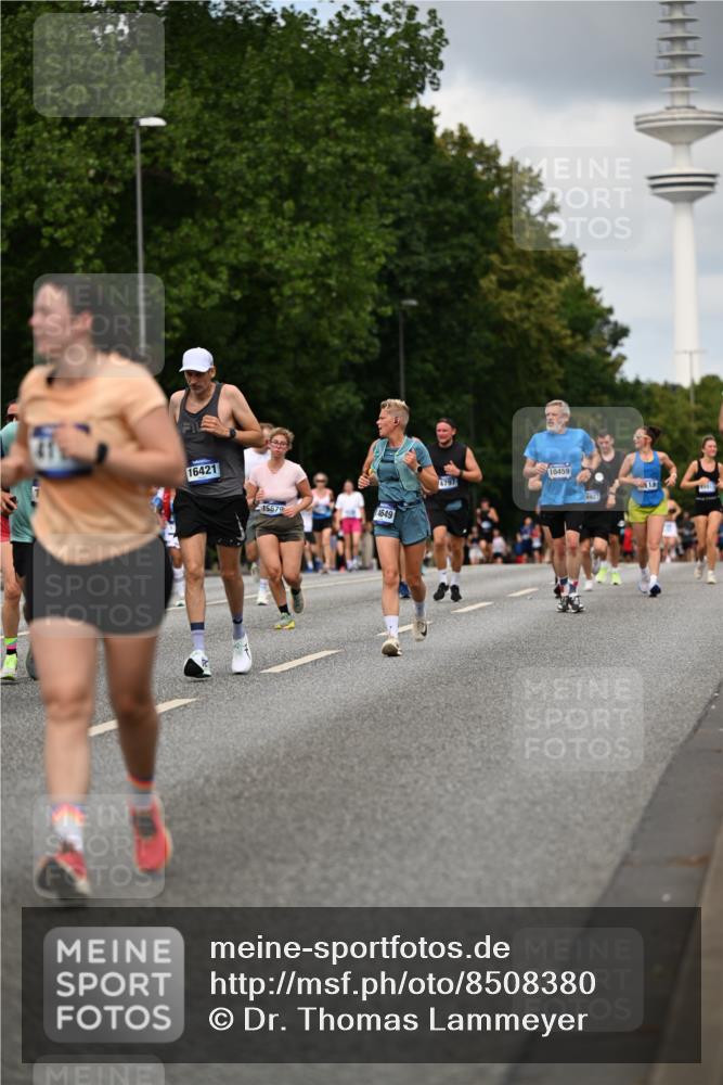 29.06.2025 - hella hamburg halbmarathon Dr. Thomas Lammeyer http://msf.ph/oto/8508380 29.06.2025 10:29:37 Kennedybrücke 1352, 2000, 3053, 3099, 3113, 3132, 4008, 4010, 4111, 4444, 4797, 5814, 6261, 7778, 8083, 8276, 8962, 9927 meine-sportfotos.de