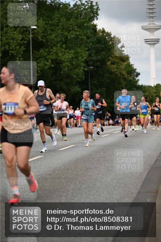 29.06.2025 - hella hamburg halbmarathon Dr. Thomas Lammeyer http://msf.ph/oto/8508381 29.06.2025 10:29:37 Kennedybrücke 1352, 2000, 3053, 3099, 3113, 3132, 4008, 4010, 4111, 4444, 4797, 5814, 6261, 7778, 8083, 8276, 8962, 9927 meine-sportfotos.de