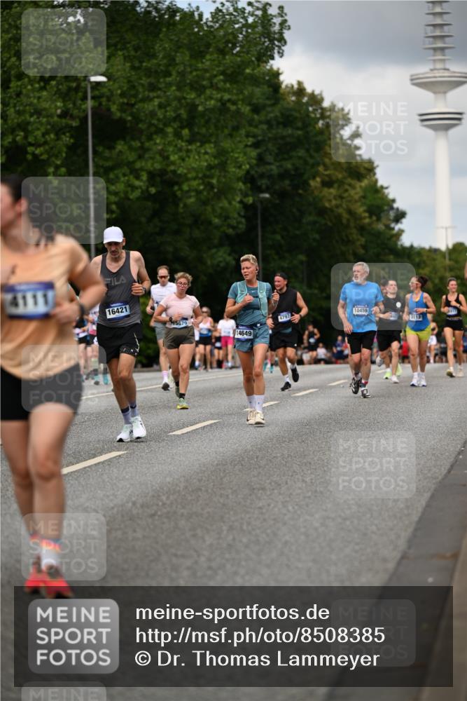 29.06.2025 - hella hamburg halbmarathon Dr. Thomas Lammeyer http://msf.ph/oto/8508385 29.06.2025 10:29:37 Kennedybrücke 1352, 2000, 3053, 3099, 3113, 3132, 4008, 4010, 4111, 4444, 4797, 5814, 6261, 7778, 8083, 8276, 8962, 9927 meine-sportfotos.de