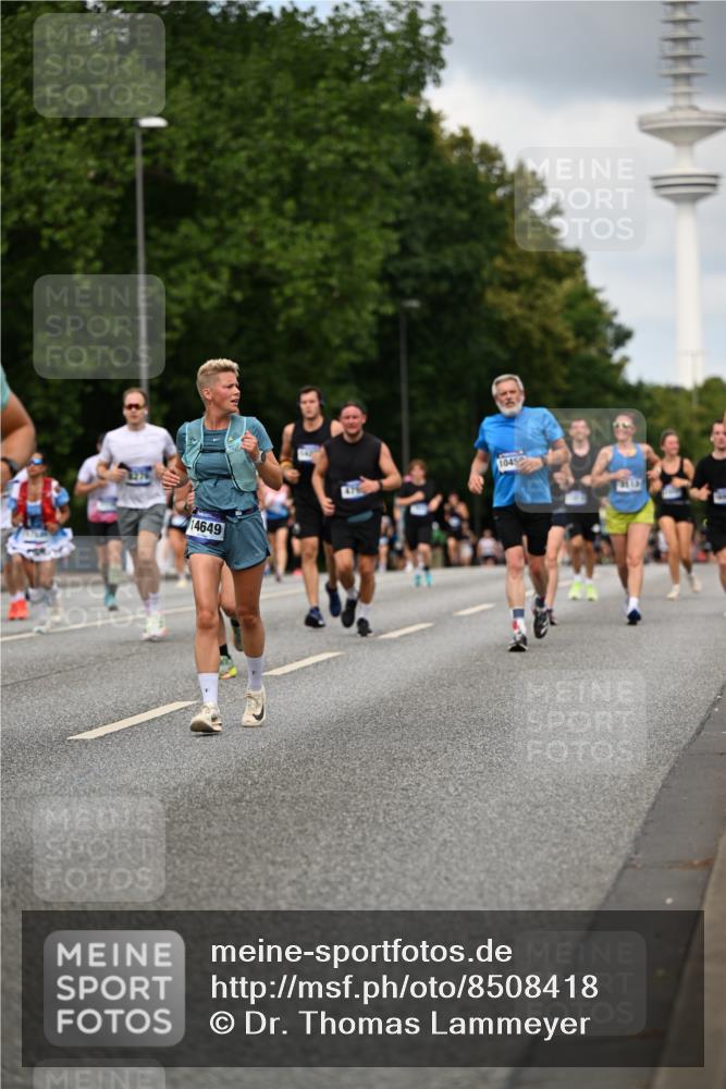 29.06.2025 - hella hamburg halbmarathon Dr. Thomas Lammeyer http://msf.ph/oto/8508418 29.06.2025 10:29:40 Kennedybrücke 1352, 1627, 2000, 3053, 3099, 3113, 3132, 3920, 4008, 4010, 4111, 4444, 4797, 5814, 6261, 7778, 8083, 8276, 8962, 9927, 11157 meine-sportfotos.de