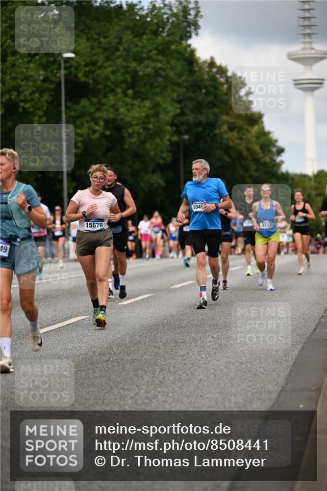 29.06.2025 - hella hamburg halbmarathon Dr. Thomas Lammeyer http://msf.ph/oto/8508441 29.06.2025 10:29:41 Kennedybrücke 1627, 2000, 3053, 3099, 3113, 3132, 3920, 4008, 4010, 4111, 4444, 4797, 5814, 6261, 7778, 8083, 8276, 8962, 9927, 11157 meine-sportfotos.de