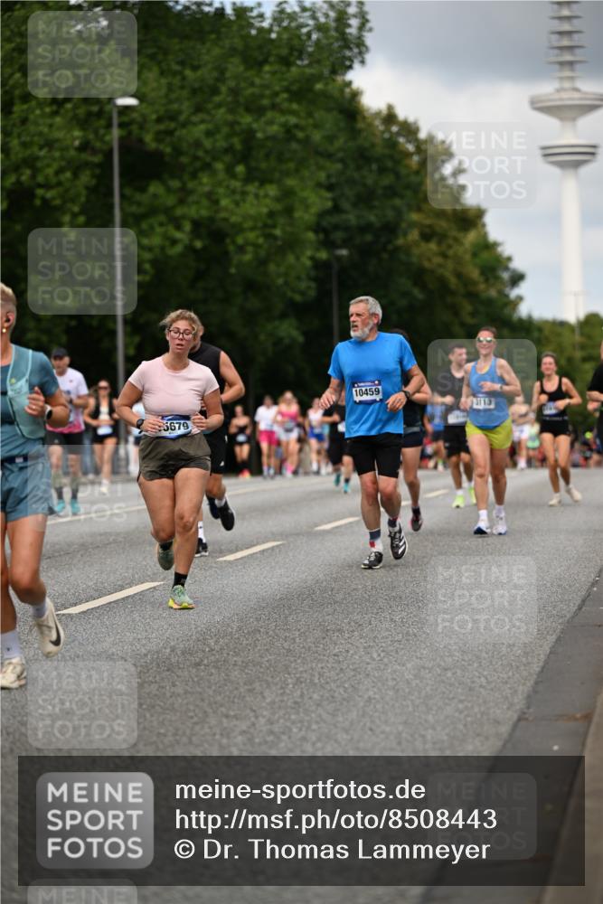 29.06.2025 - hella hamburg halbmarathon Dr. Thomas Lammeyer http://msf.ph/oto/8508443 29.06.2025 10:29:41 Kennedybrücke 1627, 2000, 3053, 3099, 3113, 3132, 3920, 4008, 4010, 4111, 4444, 4797, 5814, 6261, 7778, 8083, 8276, 8962, 9927, 11157 meine-sportfotos.de
