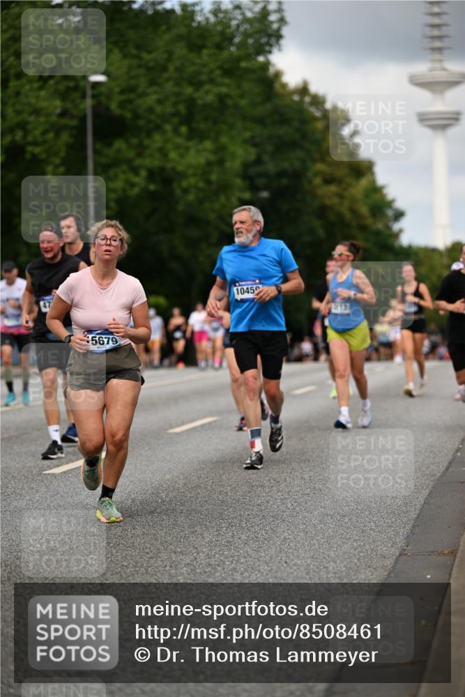 29.06.2025 - hella hamburg halbmarathon Dr. Thomas Lammeyer http://msf.ph/oto/8508461 29.06.2025 10:29:43 Kennedybrücke 1627, 2000, 3053, 3099, 3113, 3132, 3920, 4008, 4010, 4111, 4444, 4797, 5814, 7778, 8083, 8276, 8962, 9927, 11157 meine-sportfotos.de