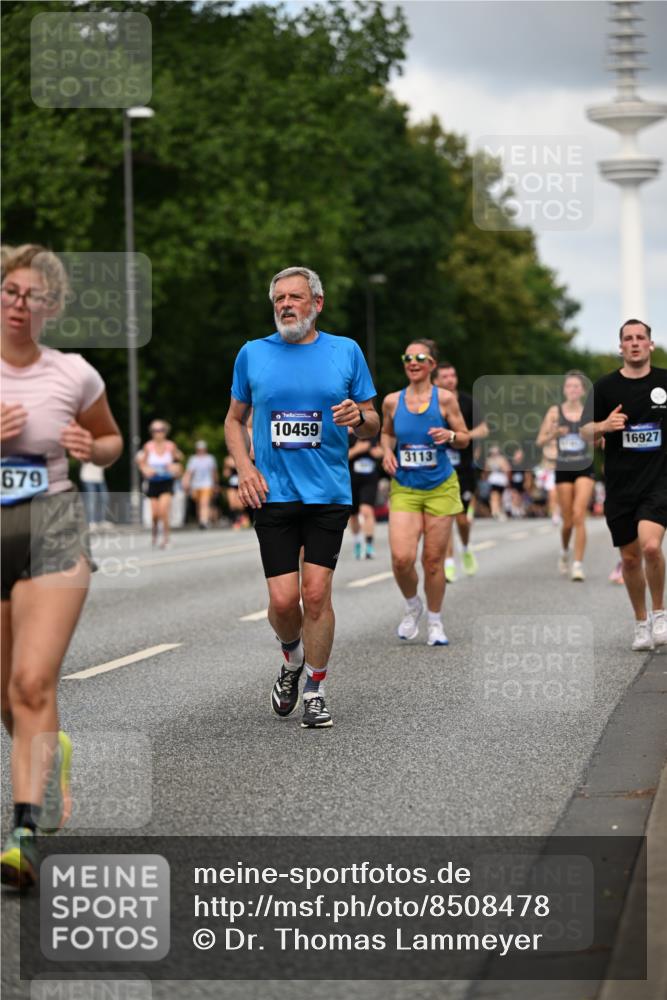 29.06.2025 - hella hamburg halbmarathon Dr. Thomas Lammeyer http://msf.ph/oto/8508478 29.06.2025 10:29:44 Kennedybrücke 1627, 1740, 2000, 3053, 3099, 3113, 3132, 3920, 4008, 4010, 4111, 4444, 4797, 5814, 7778, 8083, 8276, 8962, 9927, 11157, 11400 meine-sportfotos.de