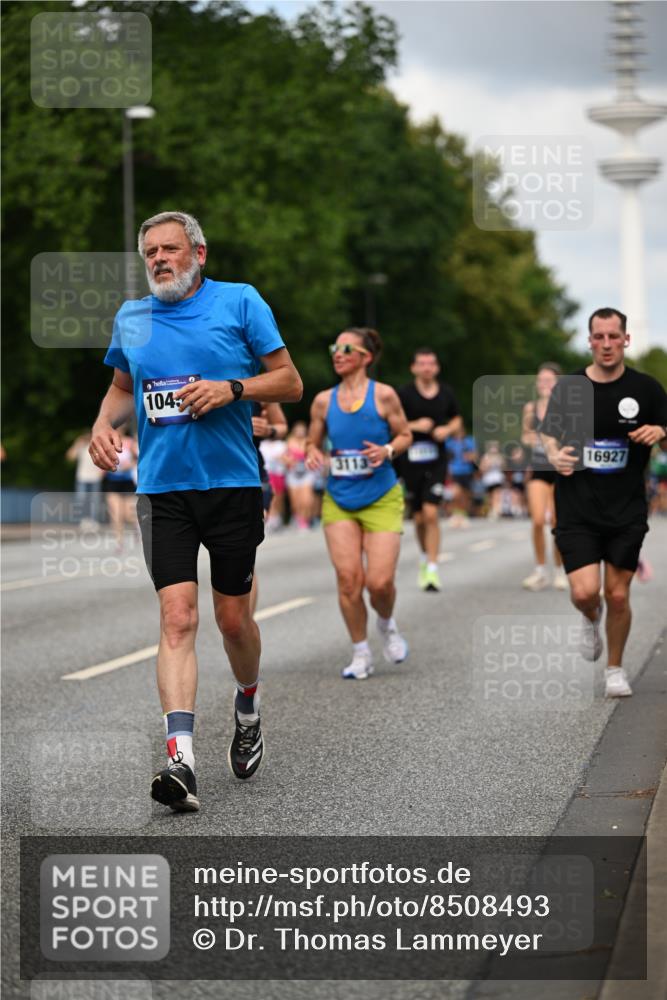 29.06.2025 - hella hamburg halbmarathon Dr. Thomas Lammeyer http://msf.ph/oto/8508493 29.06.2025 10:29:45 Kennedybrücke 1627, 1740, 2000, 3053, 3099, 3113, 3132, 3920, 4008, 4010, 4111, 4444, 4797, 5814, 7778, 8083, 8276, 8962, 9927, 11157, 11400 meine-sportfotos.de