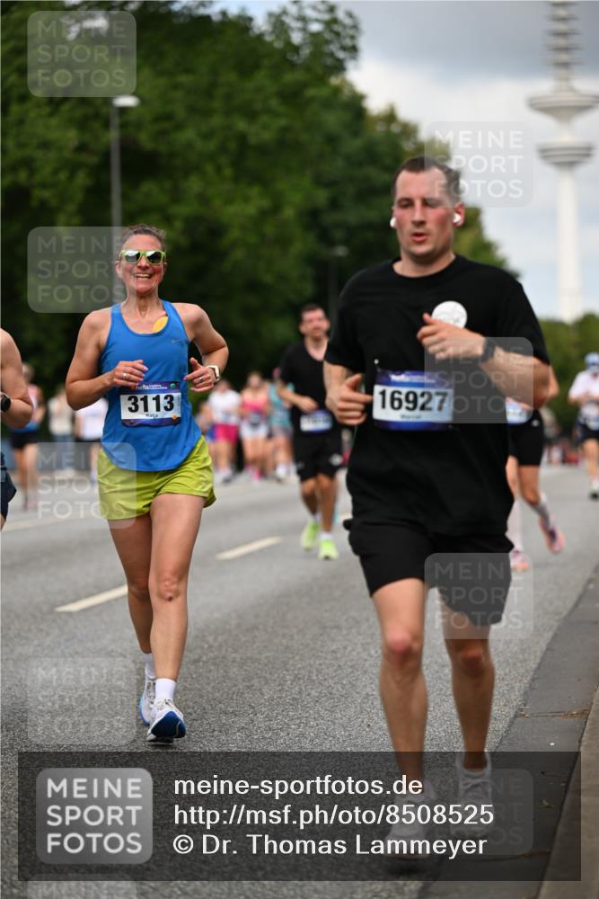 29.06.2025 - hella hamburg halbmarathon Dr. Thomas Lammeyer http://msf.ph/oto/8508525 29.06.2025 10:29:47 Kennedybrücke 1627, 1740, 2000, 3053, 3099, 3113, 3132, 3920, 4008, 4010, 4111, 4444, 4797, 5814, 6869, 7778, 8083, 8276, 8357, 8962, 9927, 11157, 11400 meine-sportfotos.de