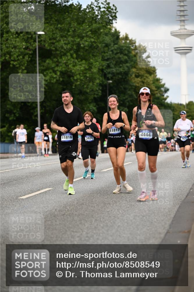 29.06.2025 - hella hamburg halbmarathon Dr. Thomas Lammeyer http://msf.ph/oto/8508549 29.06.2025 10:29:49 Kennedybrücke 1627, 1740, 2000, 3053, 3099, 3113, 3920, 4008, 4010, 4111, 4444, 4797, 5814, 6869, 7778, 8083, 8276, 8357, 8962, 9927, 11157, 11400 meine-sportfotos.de
