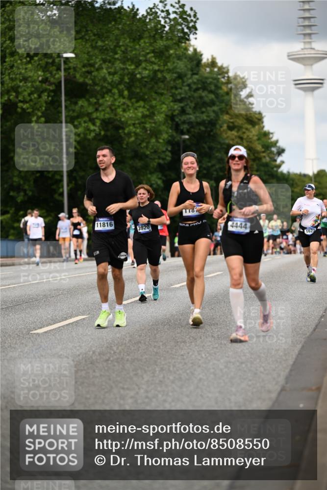 29.06.2025 - hella hamburg halbmarathon Dr. Thomas Lammeyer http://msf.ph/oto/8508550 29.06.2025 10:29:50 Kennedybrücke 1627, 1740, 2000, 3053, 3099, 3113, 3920, 4008, 4010, 4111, 4444, 4797, 5814, 6869, 7778, 8083, 8276, 8357, 8962, 9927, 11157, 11400 meine-sportfotos.de
