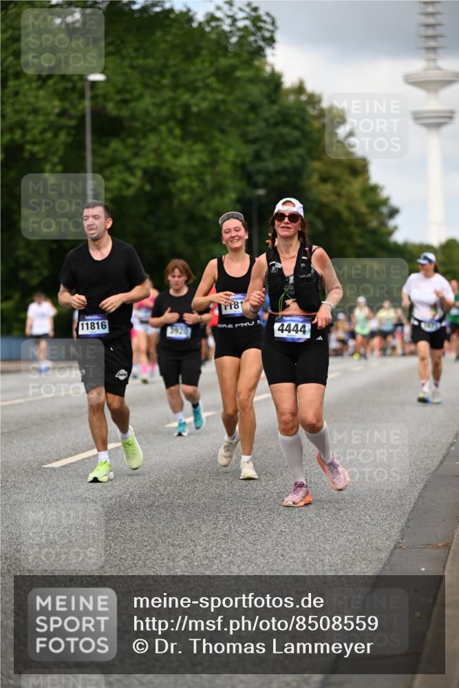 29.06.2025 - hella hamburg halbmarathon Dr. Thomas Lammeyer http://msf.ph/oto/8508559 29.06.2025 10:29:50 Kennedybrücke 1627, 1740, 2000, 3053, 3099, 3113, 3920, 4008, 4010, 4111, 4444, 4797, 5814, 6869, 7778, 8083, 8276, 8357, 8962, 9927, 11157, 11400 meine-sportfotos.de