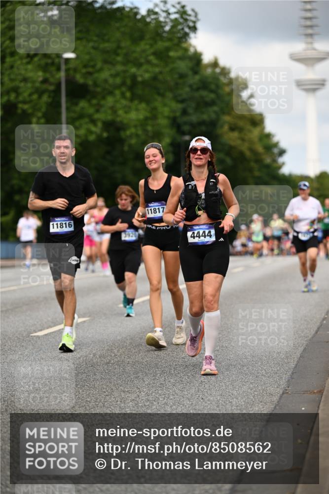 29.06.2025 - hella hamburg halbmarathon Dr. Thomas Lammeyer http://msf.ph/oto/8508562 29.06.2025 10:29:51 Kennedybrücke 1093, 1627, 1740, 2000, 2278, 3053, 3099, 3113, 3920, 4008, 4010, 4444, 4797, 5814, 6869, 7778, 8276, 8357, 8962, 9927, 11157, 11400 meine-sportfotos.de