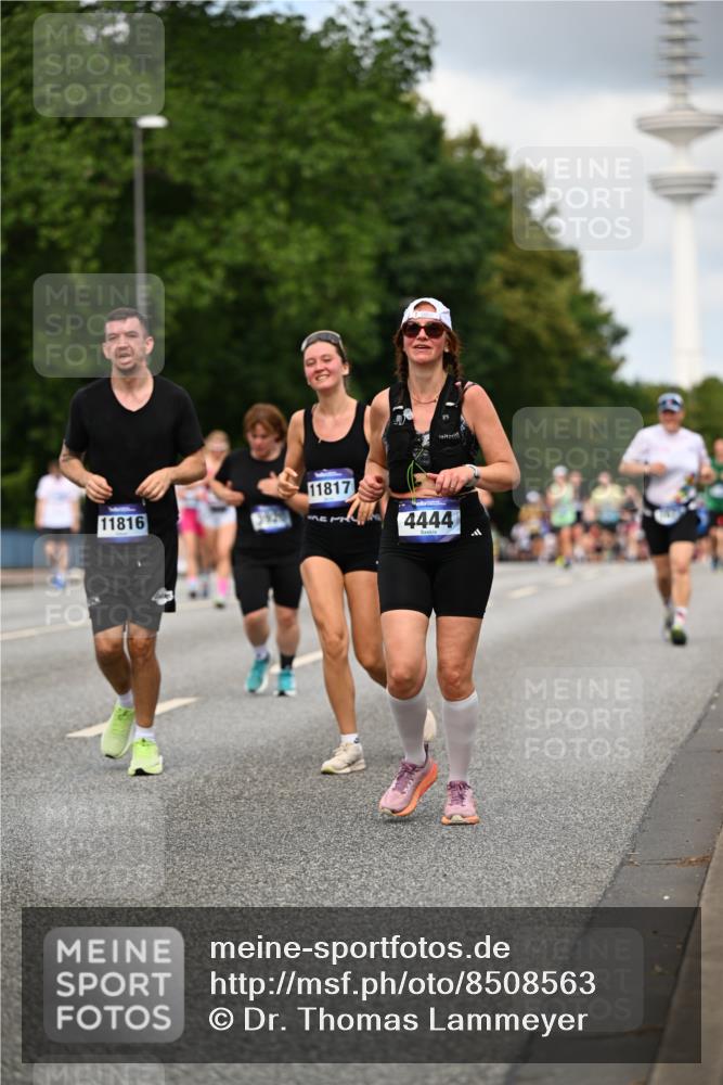 29.06.2025 - hella hamburg halbmarathon Dr. Thomas Lammeyer http://msf.ph/oto/8508563 29.06.2025 10:29:51 Kennedybrücke 1093, 1627, 1740, 2000, 2278, 3053, 3099, 3113, 3920, 4008, 4010, 4444, 4797, 5814, 6869, 7778, 8276, 8357, 8962, 9927, 11157, 11400 meine-sportfotos.de