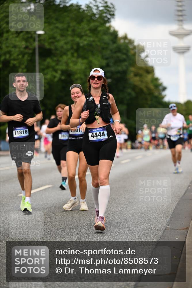 29.06.2025 - hella hamburg halbmarathon Dr. Thomas Lammeyer http://msf.ph/oto/8508573 29.06.2025 10:29:51 Kennedybrücke 1093, 1627, 1740, 2000, 2278, 3053, 3099, 3113, 3920, 4008, 4010, 4444, 4797, 5814, 6869, 7778, 8276, 8357, 8962, 9927, 11157, 11400 meine-sportfotos.de