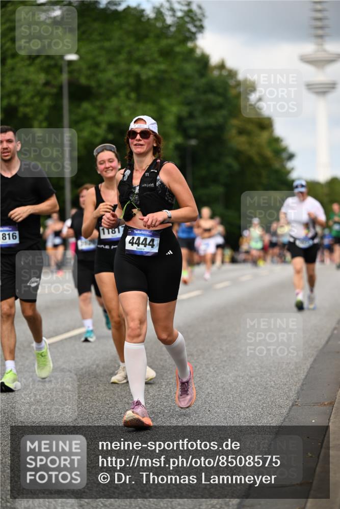 29.06.2025 - hella hamburg halbmarathon Dr. Thomas Lammeyer http://msf.ph/oto/8508575 29.06.2025 10:29:52 Kennedybrücke 1093, 1627, 1740, 2000, 2278, 3053, 3099, 3113, 3920, 4444, 4797, 5814, 6869, 7778, 8276, 8357, 8962, 9927, 11157, 11400 meine-sportfotos.de