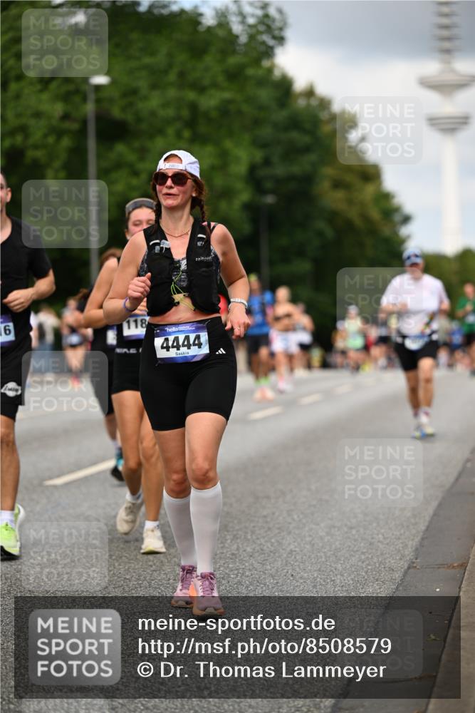 29.06.2025 - hella hamburg halbmarathon Dr. Thomas Lammeyer http://msf.ph/oto/8508579 29.06.2025 10:29:52 Kennedybrücke 1093, 1627, 1740, 2000, 2278, 3053, 3099, 3113, 3920, 4444, 4797, 5814, 6869, 7778, 8276, 8357, 8962, 9927, 11157, 11400 meine-sportfotos.de