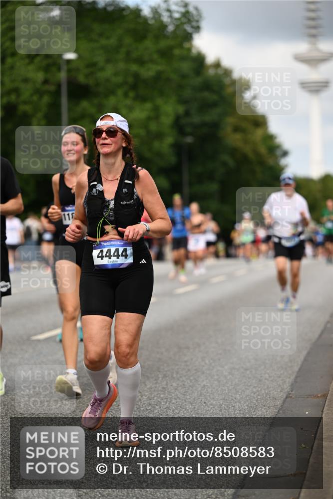 29.06.2025 - hella hamburg halbmarathon Dr. Thomas Lammeyer http://msf.ph/oto/8508583 29.06.2025 10:29:52 Kennedybrücke 1093, 1627, 1740, 2000, 2278, 3053, 3099, 3113, 3920, 4444, 4797, 5814, 6869, 7778, 8276, 8357, 8962, 9927, 11157, 11400 meine-sportfotos.de