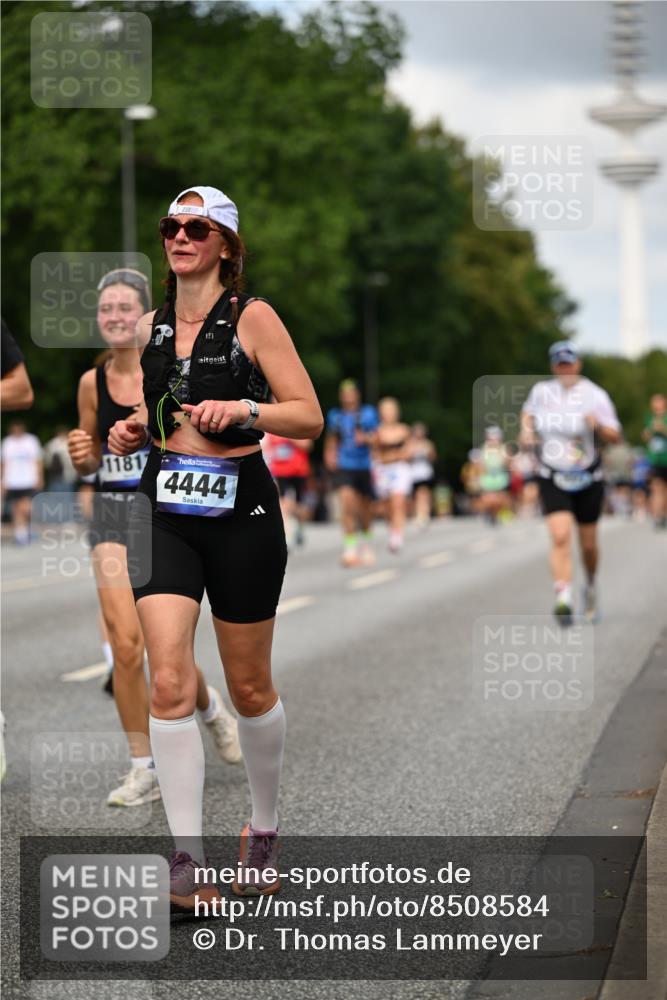 29.06.2025 - hella hamburg halbmarathon Dr. Thomas Lammeyer http://msf.ph/oto/8508584 29.06.2025 10:29:52 Kennedybrücke 1093, 1627, 1740, 2000, 2278, 3053, 3099, 3113, 3920, 4444, 4797, 5814, 6869, 7778, 8276, 8357, 8962, 9927, 11157, 11400 meine-sportfotos.de