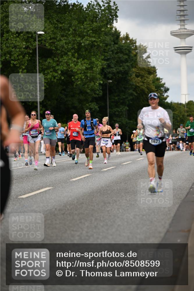 29.06.2025 - hella hamburg halbmarathon Dr. Thomas Lammeyer http://msf.ph/oto/8508599 29.06.2025 10:29:54 Kennedybrücke 1093, 1305, 1627, 1740, 2000, 2278, 3053, 3099, 3113, 3920, 3961, 3963, 4444, 4797, 5814, 6869, 7778, 8276, 8357, 8962, 11157, 11400 meine-sportfotos.de
