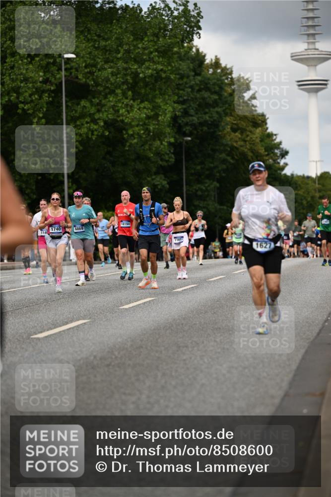 29.06.2025 - hella hamburg halbmarathon Dr. Thomas Lammeyer http://msf.ph/oto/8508600 29.06.2025 10:29:54 Kennedybrücke 1093, 1305, 1627, 1740, 2000, 2278, 3053, 3099, 3113, 3920, 3961, 3963, 4444, 4797, 5814, 6869, 7778, 8276, 8357, 8962, 11157, 11400 meine-sportfotos.de