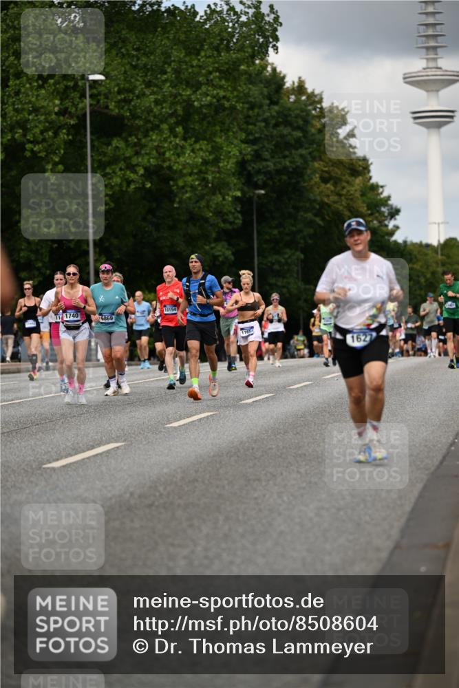 29.06.2025 - hella hamburg halbmarathon Dr. Thomas Lammeyer http://msf.ph/oto/8508604 29.06.2025 10:29:54 Kennedybrücke 1093, 1305, 1627, 1740, 2000, 2278, 3053, 3099, 3113, 3920, 3961, 3963, 4444, 4797, 5814, 6869, 7778, 8276, 8357, 8962, 11157, 11400 meine-sportfotos.de