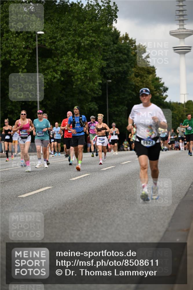 29.06.2025 - hella hamburg halbmarathon Dr. Thomas Lammeyer http://msf.ph/oto/8508611 29.06.2025 10:29:54 Kennedybrücke 1093, 1305, 1627, 1740, 2000, 2278, 3053, 3099, 3113, 3920, 3961, 3963, 4444, 4797, 5814, 6869, 7778, 8276, 8357, 8962, 11157, 11400 meine-sportfotos.de