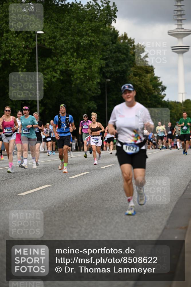 29.06.2025 - hella hamburg halbmarathon Dr. Thomas Lammeyer http://msf.ph/oto/8508622 29.06.2025 10:29:55 Kennedybrücke 1093, 1305, 1627, 1740, 2000, 2278, 3053, 3099, 3113, 3920, 3961, 3963, 4444, 4797, 5814, 6869, 7778, 8276, 8357, 8962, 11157, 11400 meine-sportfotos.de