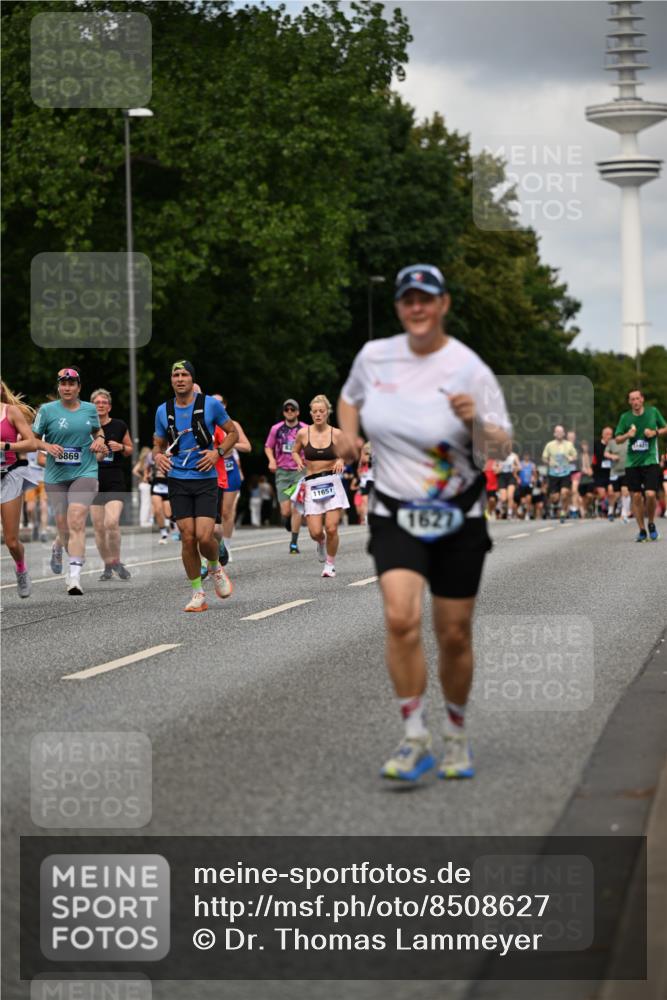 29.06.2025 - hella hamburg halbmarathon Dr. Thomas Lammeyer http://msf.ph/oto/8508627 29.06.2025 10:29:56 Kennedybrücke 1093, 1305, 1627, 1740, 2000, 2278, 3053, 3099, 3113, 3920, 3961, 3963, 4444, 4797, 5814, 6869, 7778, 8276, 8357, 8962, 11157, 11400 meine-sportfotos.de