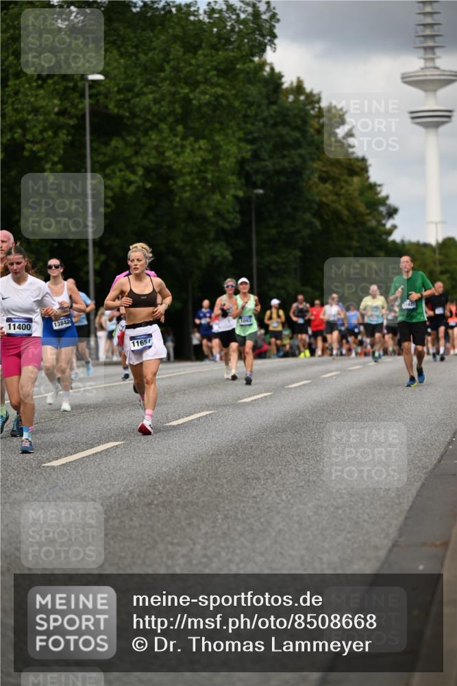 29.06.2025 - hella hamburg halbmarathon Dr. Thomas Lammeyer http://msf.ph/oto/8508668 29.06.2025 10:29:59 Kennedybrücke 1093, 1305, 1627, 1740, 2000, 2278, 3053, 3099, 3113, 3920, 3961, 3963, 4444, 5814, 6663, 6869, 7778, 8357, 11157, 11400 meine-sportfotos.de