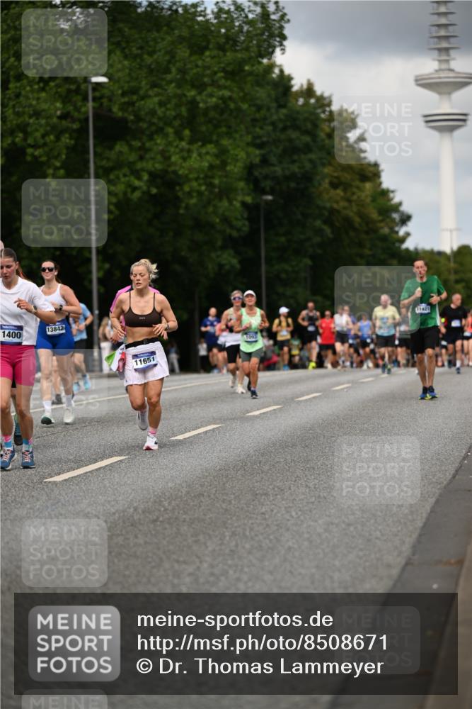 29.06.2025 - hella hamburg halbmarathon Dr. Thomas Lammeyer http://msf.ph/oto/8508671 29.06.2025 10:29:59 Kennedybrücke 1093, 1305, 1627, 1740, 2000, 2278, 3053, 3099, 3113, 3920, 3961, 3963, 4444, 5814, 6663, 6869, 7778, 8357, 11157, 11400 meine-sportfotos.de