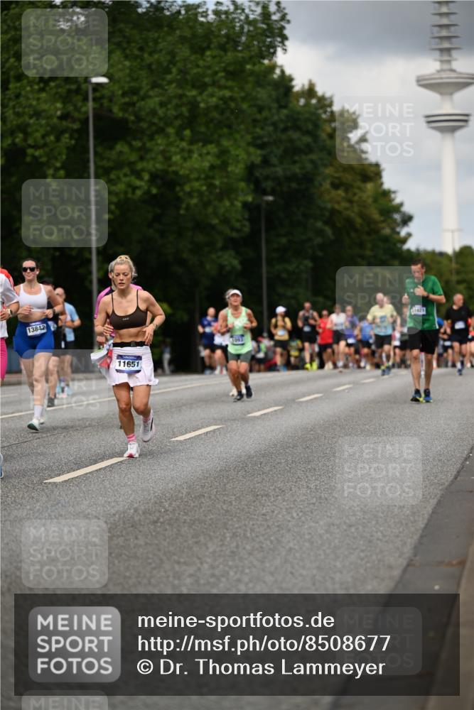 29.06.2025 - hella hamburg halbmarathon Dr. Thomas Lammeyer http://msf.ph/oto/8508677 29.06.2025 10:30:00 Kennedybrücke 1093, 1305, 1627, 1740, 2000, 2278, 3053, 3099, 3113, 3920, 3961, 3963, 4444, 5814, 6663, 6869, 7778, 8357, 9186, 11157, 11400 meine-sportfotos.de