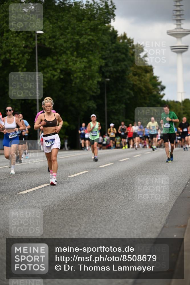 29.06.2025 - hella hamburg halbmarathon Dr. Thomas Lammeyer http://msf.ph/oto/8508679 29.06.2025 10:30:00 Kennedybrücke 1093, 1305, 1627, 1740, 2000, 2278, 3053, 3099, 3113, 3920, 3961, 3963, 4444, 5814, 6663, 6869, 7778, 8357, 9186, 11157, 11400 meine-sportfotos.de