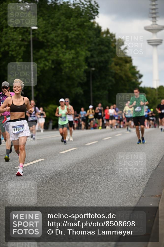 29.06.2025 - hella hamburg halbmarathon Dr. Thomas Lammeyer http://msf.ph/oto/8508698 29.06.2025 10:30:01 Kennedybrücke 1093, 1305, 1627, 1740, 2000, 2278, 3053, 3099, 3920, 3961, 3963, 4444, 5814, 6663, 6869, 7778, 8357, 9186, 11157, 11400 meine-sportfotos.de