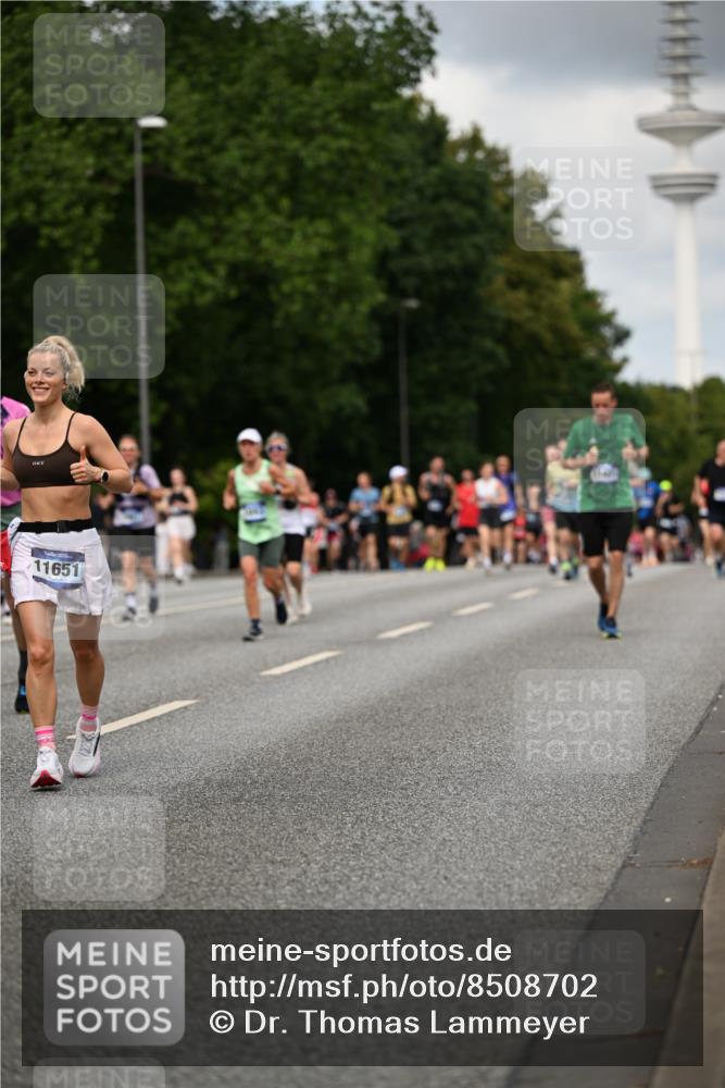 29.06.2025 - hella hamburg halbmarathon Dr. Thomas Lammeyer http://msf.ph/oto/8508702 29.06.2025 10:30:02 Kennedybrücke 1093, 1305, 1627, 1740, 2000, 2278, 3053, 3099, 3920, 3961, 3963, 4444, 5814, 6663, 6869, 7778, 8357, 9186, 11157, 11400 meine-sportfotos.de