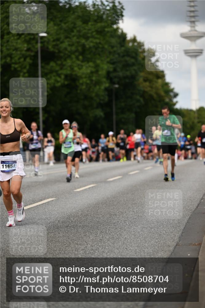 29.06.2025 - hella hamburg halbmarathon Dr. Thomas Lammeyer http://msf.ph/oto/8508704 29.06.2025 10:30:02 Kennedybrücke 1093, 1305, 1627, 1740, 2000, 2278, 3053, 3099, 3920, 3961, 3963, 4444, 5814, 6663, 6869, 7778, 8357, 9186, 11157, 11400 meine-sportfotos.de