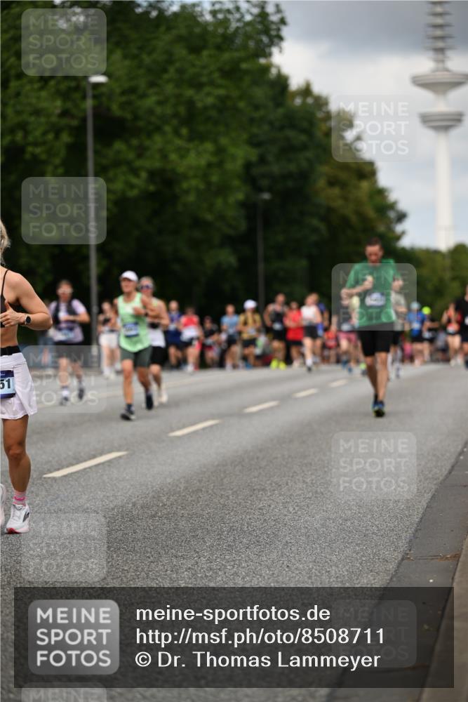 29.06.2025 - hella hamburg halbmarathon Dr. Thomas Lammeyer http://msf.ph/oto/8508711 29.06.2025 10:30:02 Kennedybrücke 1093, 1305, 1627, 1740, 2000, 2278, 3053, 3099, 3920, 3961, 3963, 4444, 5814, 6663, 6869, 7778, 8357, 9186, 11157, 11400 meine-sportfotos.de