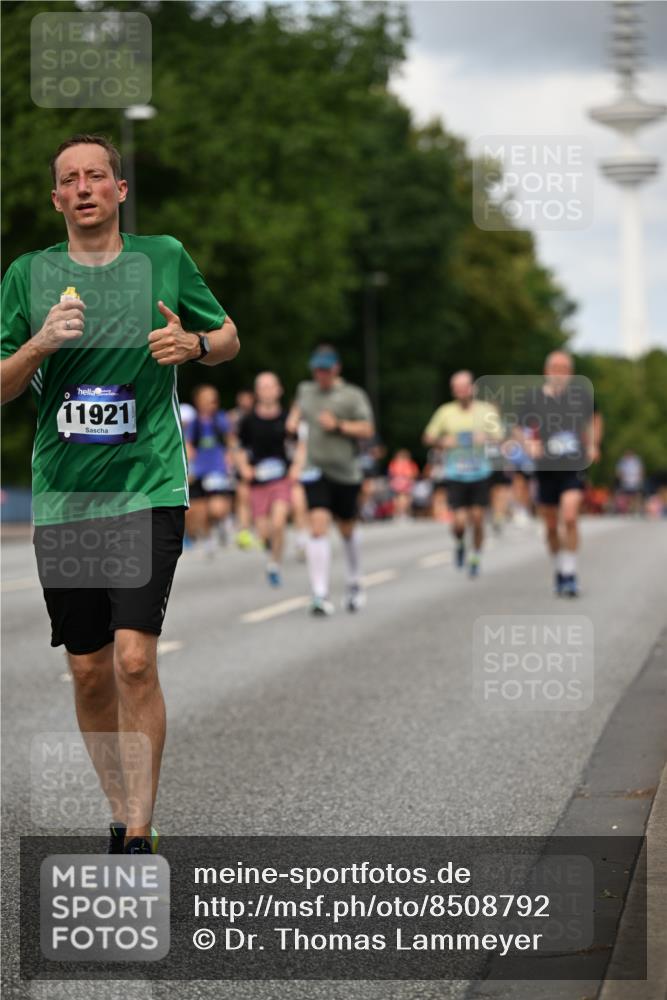 29.06.2025 - hella hamburg halbmarathon Dr. Thomas Lammeyer http://msf.ph/oto/8508792 29.06.2025 10:30:10 Kennedybrücke 1093, 1305, 1740, 2278, 3765, 3961, 3963, 4378, 5028, 6478, 6663, 6869, 8357, 9186, 10845, 10846, 11400 meine-sportfotos.de