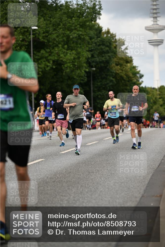 29.06.2025 - hella hamburg halbmarathon Dr. Thomas Lammeyer http://msf.ph/oto/8508793 29.06.2025 10:30:10 Kennedybrücke 1093, 1305, 1740, 2278, 3765, 3961, 3963, 4378, 5028, 6478, 6663, 6869, 8357, 9186, 10845, 10846, 11400 meine-sportfotos.de