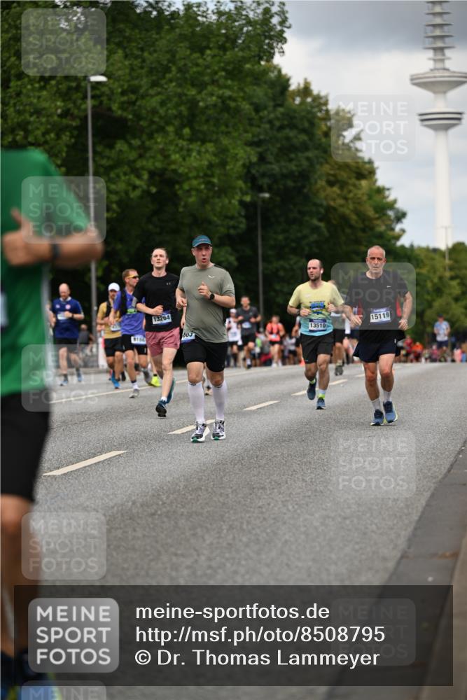 29.06.2025 - hella hamburg halbmarathon Dr. Thomas Lammeyer http://msf.ph/oto/8508795 29.06.2025 10:30:10 Kennedybrücke 1093, 1305, 1740, 2278, 3765, 3961, 3963, 4378, 5028, 6478, 6663, 6869, 8357, 9186, 10845, 10846, 11400 meine-sportfotos.de