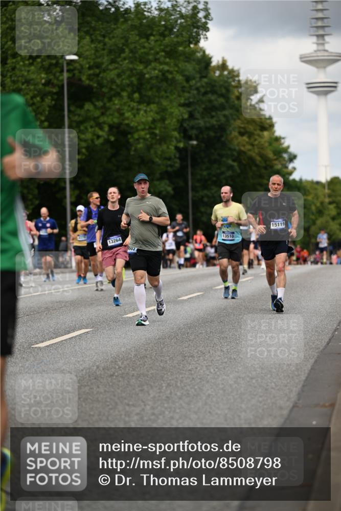 29.06.2025 - hella hamburg halbmarathon Dr. Thomas Lammeyer http://msf.ph/oto/8508798 29.06.2025 10:30:10 Kennedybrücke 1093, 1305, 1740, 2278, 3765, 3961, 3963, 4378, 5028, 6478, 6663, 6869, 8357, 9186, 10845, 10846, 11400 meine-sportfotos.de