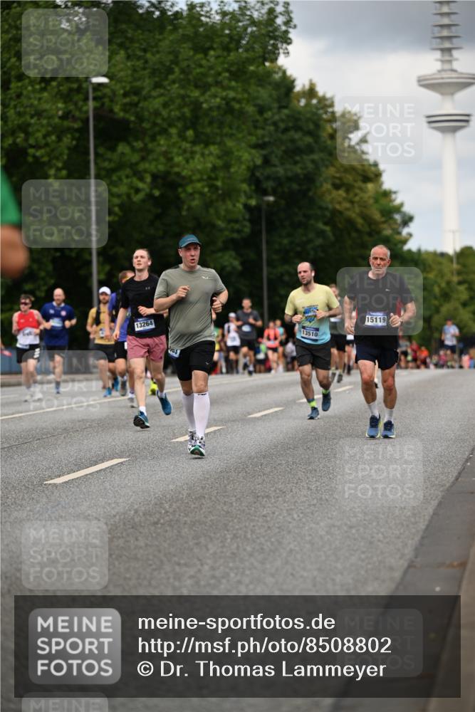 29.06.2025 - hella hamburg halbmarathon Dr. Thomas Lammeyer http://msf.ph/oto/8508802 29.06.2025 10:30:11 Kennedybrücke 1093, 1305, 1740, 2278, 3765, 3961, 3963, 4378, 5028, 5564, 6478, 6663, 6869, 8079, 8357, 8881, 9186, 10845, 10846, 11400 meine-sportfotos.de