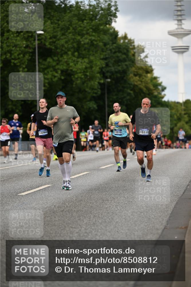 29.06.2025 - hella hamburg halbmarathon Dr. Thomas Lammeyer http://msf.ph/oto/8508812 29.06.2025 10:30:11 Kennedybrücke 1093, 1305, 1740, 2278, 3765, 3961, 3963, 4378, 5028, 5564, 6478, 6663, 6869, 8079, 8357, 8881, 9186, 10845, 10846, 11400 meine-sportfotos.de