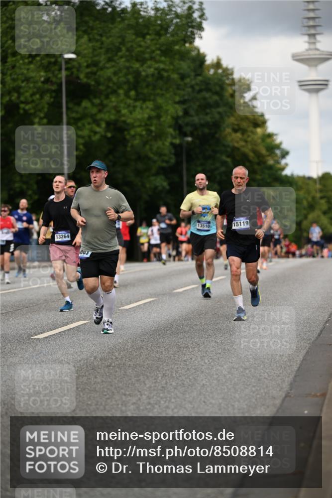 29.06.2025 - hella hamburg halbmarathon Dr. Thomas Lammeyer http://msf.ph/oto/8508814 29.06.2025 10:30:12 Kennedybrücke 1093, 1305, 1740, 2278, 3765, 3961, 3963, 4378, 5028, 5564, 6478, 6663, 6869, 8079, 8357, 8881, 9186, 10845, 10846, 11400 meine-sportfotos.de
