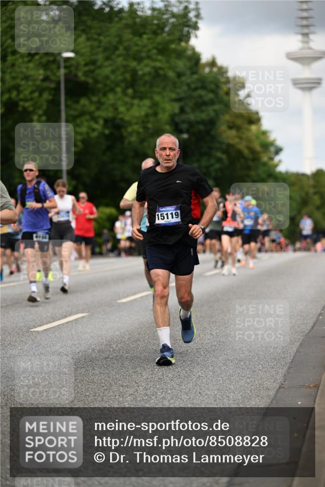 29.06.2025 - hella hamburg halbmarathon Dr. Thomas Lammeyer http://msf.ph/oto/8508828 29.06.2025 10:30:14 Kennedybrücke 1093, 1305, 1740, 2278, 3765, 3961, 3963, 4378, 5028, 5564, 6478, 6663, 6869, 8079, 8357, 8881, 9186, 10219, 10845, 10846, 11400 meine-sportfotos.de