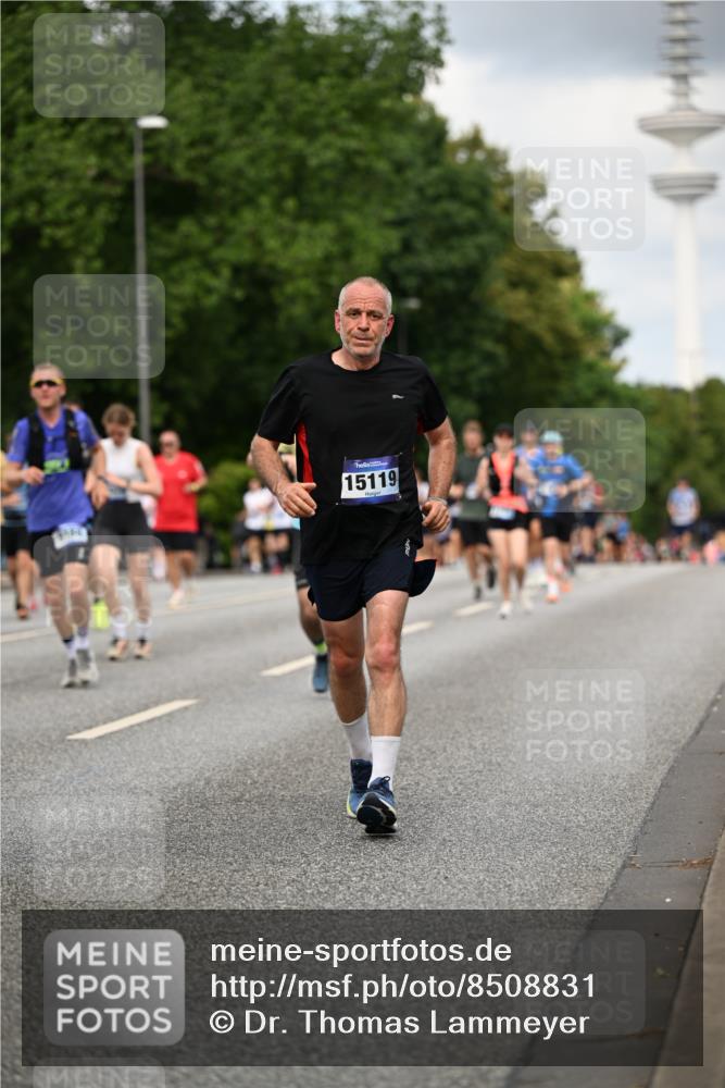29.06.2025 - hella hamburg halbmarathon Dr. Thomas Lammeyer http://msf.ph/oto/8508831 29.06.2025 10:30:14 Kennedybrücke 1093, 1305, 1740, 2278, 3765, 3961, 3963, 4378, 5028, 5564, 6478, 6663, 6869, 8079, 8357, 8881, 9186, 10219, 10845, 10846, 11400 meine-sportfotos.de