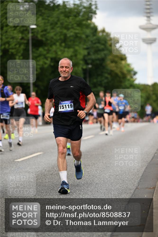 29.06.2025 - hella hamburg halbmarathon Dr. Thomas Lammeyer http://msf.ph/oto/8508837 29.06.2025 10:30:15 Kennedybrücke 1093, 1305, 2278, 3765, 3961, 3963, 4378, 5028, 5564, 6478, 6663, 6869, 8079, 8357, 8881, 9186, 10219, 10845, 10846 meine-sportfotos.de