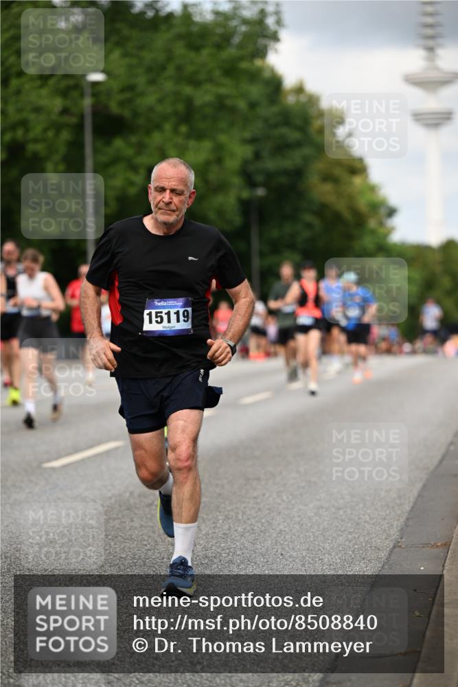 29.06.2025 - hella hamburg halbmarathon Dr. Thomas Lammeyer http://msf.ph/oto/8508840 29.06.2025 10:30:15 Kennedybrücke 1093, 1305, 2278, 3765, 3961, 3963, 4378, 5028, 5564, 6478, 6663, 6869, 8079, 8357, 8881, 9186, 10219, 10845, 10846 meine-sportfotos.de