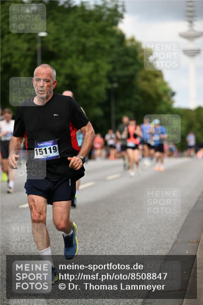29.06.2025 - hella hamburg halbmarathon Dr. Thomas Lammeyer http://msf.ph/oto/8508847 29.06.2025 10:30:15 Kennedybrücke 1093, 1305, 2278, 3765, 3961, 3963, 4378, 5028, 5564, 6478, 6663, 6869, 8079, 8357, 8881, 9186, 10219, 10845, 10846 meine-sportfotos.de