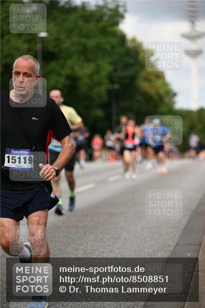 29.06.2025 - hella hamburg halbmarathon Dr. Thomas Lammeyer http://msf.ph/oto/8508851 29.06.2025 10:30:16 Kennedybrücke 1093, 1305, 2278, 3765, 3961, 3963, 4378, 5028, 5564, 6478, 6663, 6869, 7069, 8079, 8357, 8881, 9186, 10219, 10845, 10846 meine-sportfotos.de