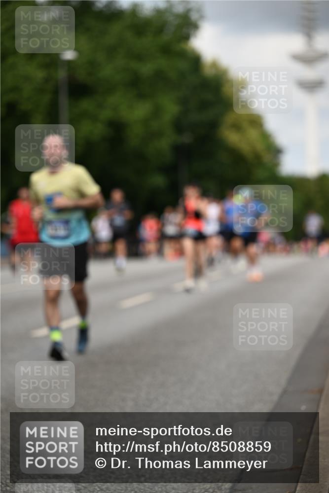29.06.2025 - hella hamburg halbmarathon Dr. Thomas Lammeyer http://msf.ph/oto/8508859 29.06.2025 10:30:16 Kennedybrücke 1093, 1305, 2278, 3765, 3961, 3963, 4378, 5028, 5564, 6478, 6663, 6869, 7069, 8079, 8357, 8881, 9186, 10219, 10845, 10846 meine-sportfotos.de